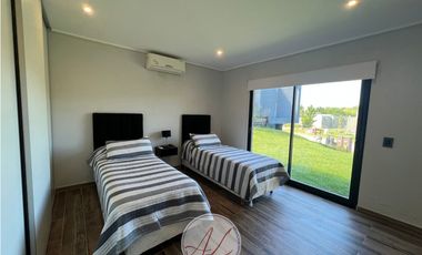 CASA EN VENTA EN RESIDENCIAL II COSTA ESMERLDA