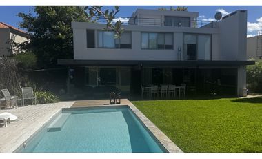 Venta de Casa en barrio privado Las Lomas, Haras Santa Maria. Escobar