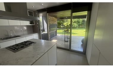 Venta de Casa en barrio privado Las Lomas, Haras Santa Maria. Escobar