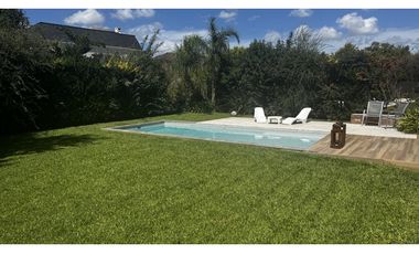 Venta de Casa en barrio privado Las Lomas, Haras Santa Maria. Escobar