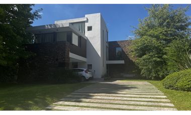Venta de Casa en barrio privado Las Lomas, Haras Santa Maria. Escobar