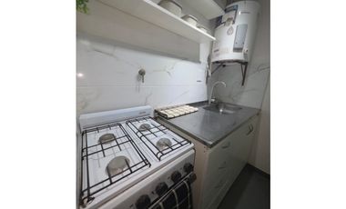 VENTA - MONOAMBIENTE REFACCIONADO - AMOBLADO - Bº CENTRO