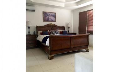 Se vende y Alquilo Casa en Costa del Este $5000