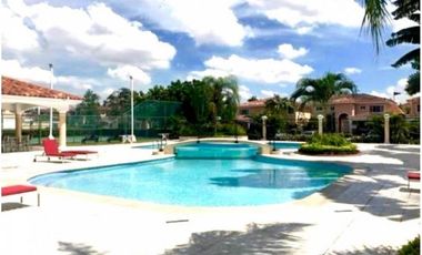 Se vende y Alquilo Casa en Costa del Este $5000