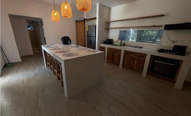 GORGONA / 800M / 3 HABITACIONES / PISCINA / A 1 CUADRA DE PLAYA MALIBU