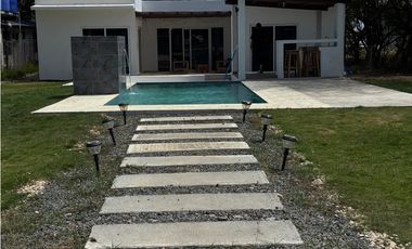 GORGONA / 800M / 3 HABITACIONES / PISCINA / A 1 CUADRA DE PLAYA MALIBU