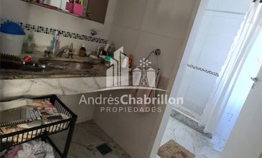 Hermosa Casa Semicéntrica De Tres Dormitorios Con Pileta