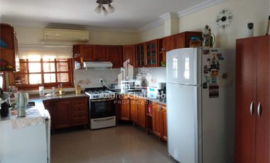 Hermosa Casa En Barrio Lezca