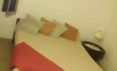 Complejo turístico de cuatro casas con costa al Lago Salto Grande