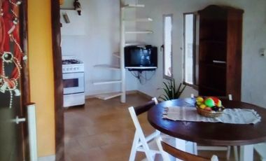 Complejo turístico de cuatro casas con costa al Lago Salto Grande