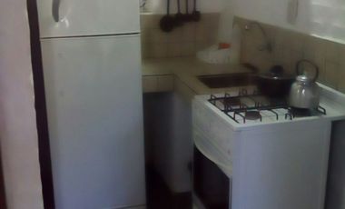 Complejo turístico de cuatro casas con costa al Lago Salto Grande