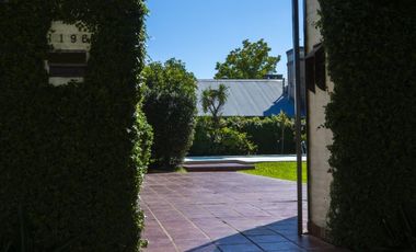 Excepcional casa de tres dormitorios en venta zona Nebel