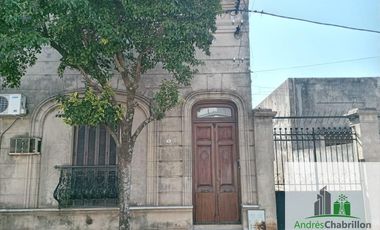 Casa de 3 dormitorios con cochera y patio – Oportunidad en Concordia