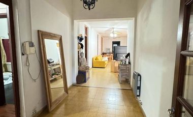 Casa de 3 dormitorios con cochera y patio – Oportunidad en Concordia