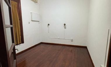 Casa de 3 dormitorios con cochera y patio – Oportunidad en Concordia