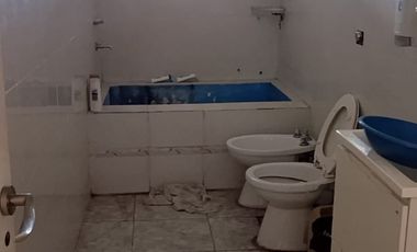 Galpón más departamento de 3 dormitorios en venta Concordia