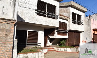 Casa en venta c/ cochera en Concordia