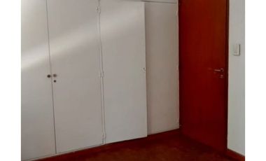 Departamento 2 dormitorios en alquiler con cochera sobre Peatonal Concordia