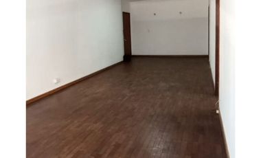 Departamento 2 dormitorios en alquiler con cochera sobre Peatonal Concordia