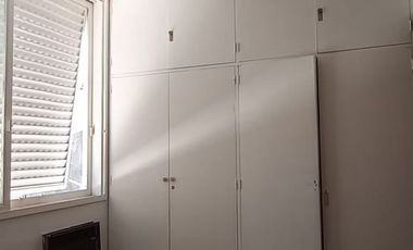 Departamento con cochera sobre peatonal de Concordia