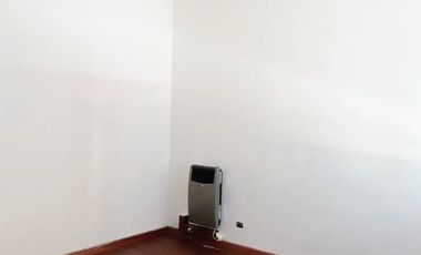 Departamento con cochera sobre peatonal de Concordia