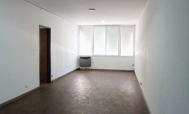 Departamento con cochera sobre peatonal de Concordia