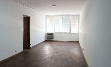 Departamento 2 dormitorios en alquiler con cochera sobre Peatonal Concordia