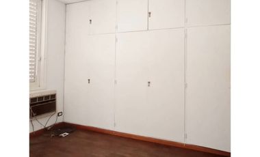 Departamento 2 dormitorios en alquiler con cochera sobre Peatonal Concordia