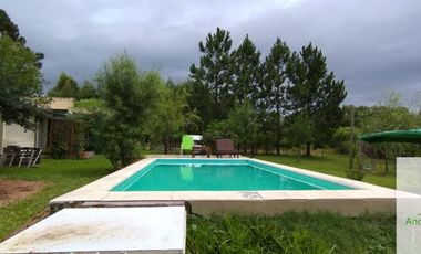 Casa con amplio terreno y piscina en zona Aeroclub