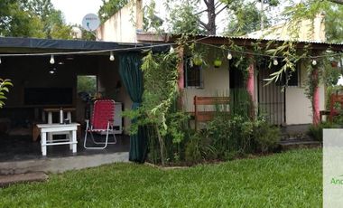 Casa con amplio terreno y piscina en zona Aeroclub