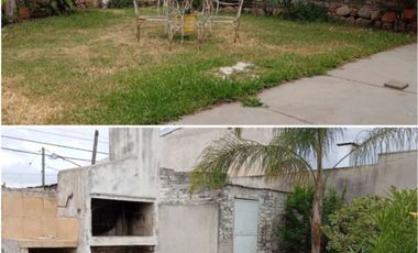 Casa en venta – 3 dormitorios con vestidor, escritorio, garage y jardín