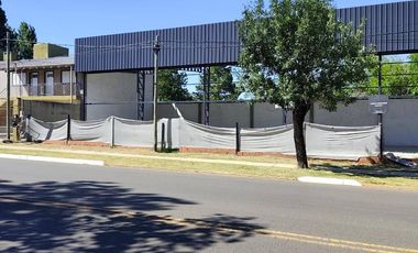 Galpón a estrenar en venta sobre Av. Independencia – Zona de alto tránsito