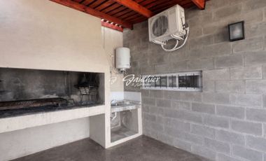 Casa quinta en venta de 300m2 ubicado en Zárate