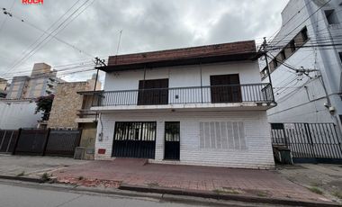 Casa en alquiler c/ cochera en Centro