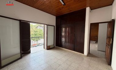 Casa en alquiler c/ cochera en Centro