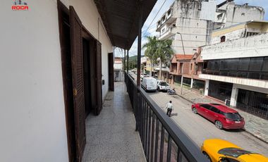 Casa en alquiler c/ cochera en Centro