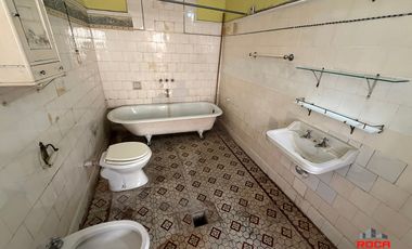 Casa en alquiler c/ cochera en Centro