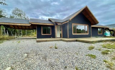 Casa en Arriendo en Camino a villarrica - Pucón km 4,5 El Rehue.
