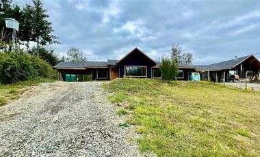 Casa en Arriendo en Camino a villarrica - Pucón km 4,5 El Rehue.