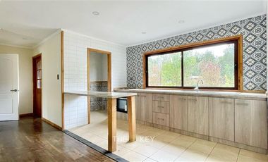 Casa en Arriendo en Camino a villarrica - Pucón km 4,5 El Rehue.