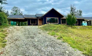 Casa en Arriendo en Camino a villarrica - Pucón km 4,5 El Rehue.