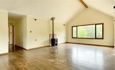 Casa en Arriendo en Camino a villarrica - Pucón km 4,5 El Rehue.