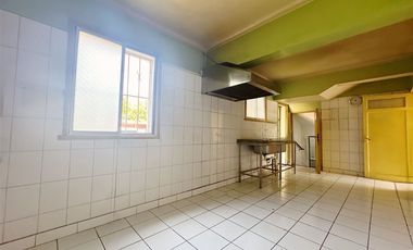 Casa en Arriendo en Casa amplia en Ñuñoa con alto potencial comercial