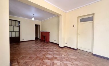 Casa en Arriendo en Casa amplia en Ñuñoa con alto potencial comercial