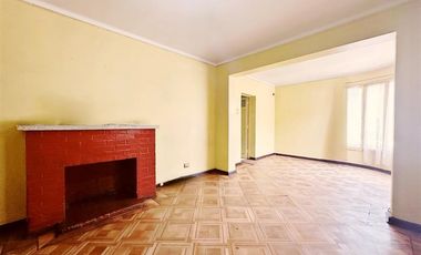 Casa en Arriendo en Casa amplia en Ñuñoa con alto potencial comercial