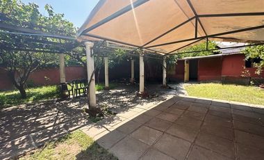 Casa en Arriendo en Casa amplia en Ñuñoa con alto potencial comercial