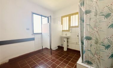 Casa en Arriendo en Casa amplia en Ñuñoa con alto potencial comercial