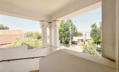 Casa en Arriendo en Casa amplia en Ñuñoa con alto potencial comercial