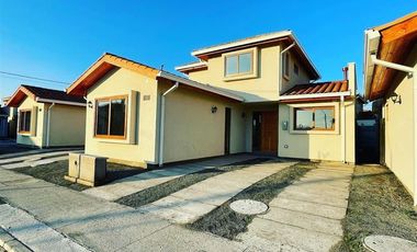 Casa en Venta en Cercano a Colegio Santo Tomás