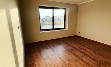 Casa en Venta en Cercano a Colegio Santo Tomás